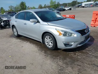 2015 Nissan Altima 2.5 S with VIN 1N4AL3APXFC162806, listed as a IAAI auction lot 42072965 with 56,765 mi miles. Bid and sale history available at carsss.com. Image 1.