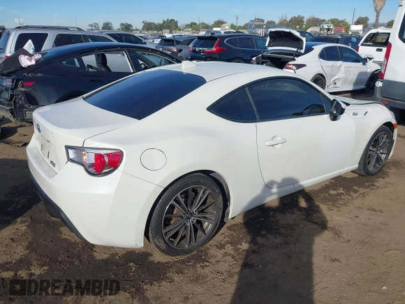 2015 Scion FR-S z VIN JF1ZNAA13F8713996, wystawiony jako IAAI lot #41189792 z przebiegiem 92 730 mil mil oraz . Historia ofert i sprzedaży dostępna na DreamBid. Obrazek 4.