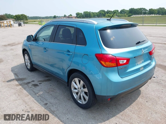 2014 Mitsubishi Outlander SE z VIN 4A4AR4AU2EE026685, wystawiony jako IAAI lot #42481070 z przebiegiem 136 279 mil mil oraz . Historia ofert i sprzedaży dostępna na DreamBid. Obrazek 3.