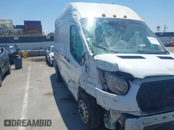 2022 Ford Transit Cargo with VIN 1FTBF4XG3NKA44975, listed as a IAAI auction lot 42666045 with 40,682 mi miles and . Bid and sale history available at DreamBid. Image 6.