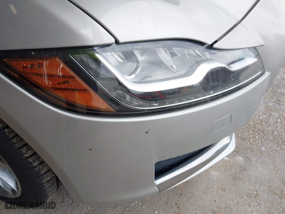2016 Jaguar XF 35t Prestige with VIN SAJBE4BV2GCY16583, listed as a IAAI auction lot 41997274 with 81,186 mi miles. Bid and sale history available at carsss.com. Image 6.