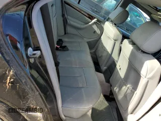 2000 Mercedes-Benz C 230 Kompressor with VIN WDBHA24G5YA805662, listed as a Copart auction lot 46092875 with 152,744 mi miles and Non Repairable. Bid and sale history available at carsss.com. Image 10.