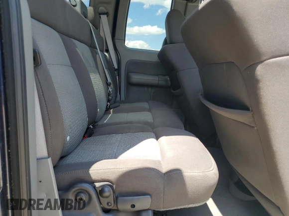 2004 Ford F-150 STX z VIN 1FTRX14W94NB84788, wystawiony jako Copart lot #55347125 z przebiegiem 197 935 mil mil oraz Szkoda całkowita • Salvage title. Historia ofert i sprzedaży dostępna na DreamBid. Obrazek 10.