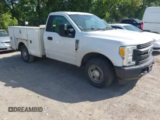 2017 Ford F-250 XL with VIN 1FDBF2A62HEB75351, listed as a IAAI auction lot 42571591 with 218,376 mi miles and . Bid and sale history available at DreamBid. Image 1.