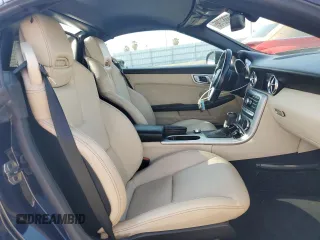 2013 Mercedes-Benz SLK 250 с VIN WDDPK4HA8DF061036, выставлен на аукционе Copart как лот 55662795 с пробегом 110 212 миль миль и Списание • Salvage title. История ставок и продаж доступна на DreamBid. Изображение 10.