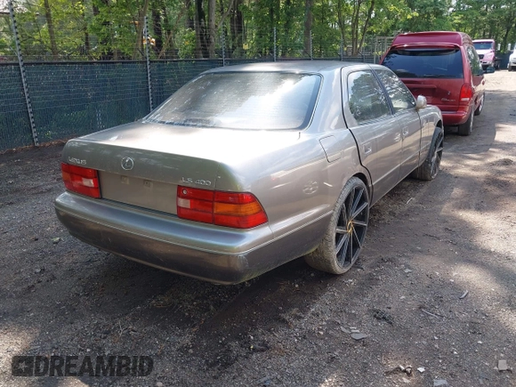 1995 Lexus LS 400 z VIN JT8UF22E9S0018339, wystawiony jako IAAI lot #42289526 z przebiegiem 225 642 mil mil oraz . Historia ofert i sprzedaży dostępna na DreamBid. Obrazek 4.