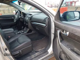 2011 Kia Sorento EX with VIN 5XYKUDA20BG061415, listed as a IAAI auction lot 41808125 with 167,688 mi miles. Bid and sale history available at carsss.com. Image 5.