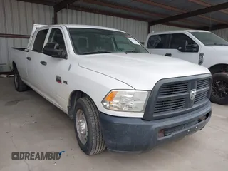 2012 Ram 2500 ST z VIN 3C6TD4HT9CG268818, wystawiony jako IAAI lot #41617030 z przebiegiem 223 083 mil mil oraz . Historia ofert i sprzedaży dostępna na DreamBid. Obrazek 1.
