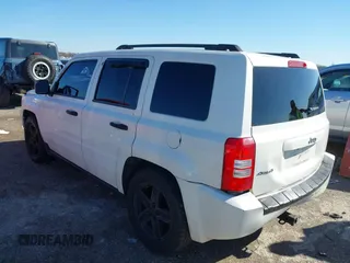 2008 Jeep Patriot Sport with VIN 1J8FF28W08D635875, listed as a IAAI auction lot 41761822 with 285,728 mi miles and . Bid and sale history available at carsss.com. Image 3.