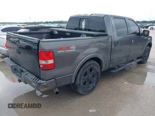 2004 Ford F-150 XLT with VIN 1FTPW14524KB02788, listed as a IAAI auction lot 42112101 with 225,105 mi miles. Bid and sale history available at carsss.com. Image 4.