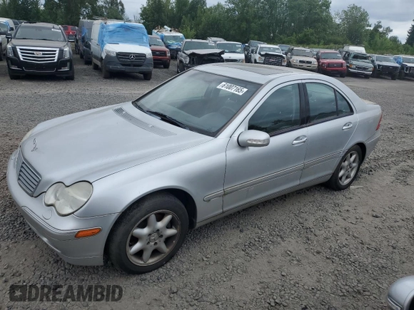 2002 Mercedes-Benz C 230/260/280/320 with VIN WDBRF64J52F271131, listed as a Copart auction lot 61007165 with 144,708 mi miles and Clean title. Bid and sale history available at DreamBid. Image 1.