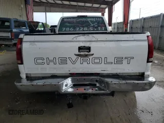 1997 Chevrolet Silverado 3500 z VIN 1GCHC39R4VE173348, wystawiony jako Copart lot #69478734 z przebiegiem 233 736 mil mil oraz Szkoda całkowita • Salvage title. Historia ofert i sprzedaży dostępna na DreamBid. Obrazek 6.
