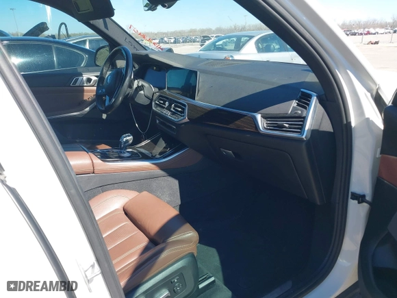 2019 BMW X5 xDrive40i with VIN 5UXCR6C57KLK80268, listed as a IAAI auction lot 41582457 with 85,682 mi miles. Bid and sale history available at carsss.com. Image 5.