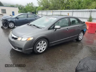 2009 Honda Civic LX z VIN 2HGFA16579H532758, wystawiony jako Copart lot #54910935 z przebiegiem 121 242 mil mil oraz Szkoda całkowita • Salvage title. Historia ofert i sprzedaży dostępna na DreamBid. Obrazek 1.