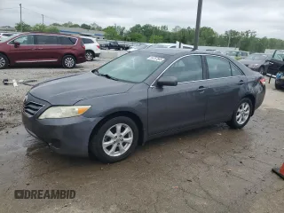 2011 Toyota Camry LE z VIN 4T1BF3EK1BU611858, wystawiony jako Copart lot #54757595 z przebiegiem 239 299 mil mil oraz Szkoda całkowita • Salvage title. Historia ofert i sprzedaży dostępna na DreamBid. Obrazek 1.