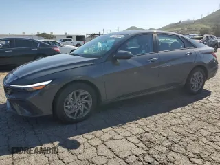 2024 Hyundai Elantra SEL z VIN KMHLM4DGXRU644395, wystawiony jako Copart lot #49280335 z przebiegiem 39 100 mil mil oraz Szkoda całkowita • Salvage title. Historia ofert i sprzedaży dostępna na DreamBid. Obrazek 1.