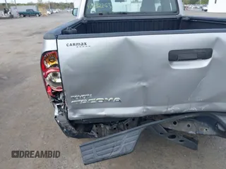 2015 Toyota Tacoma z VIN 5TFUX4EN9FX037511, wystawiony jako IAAI lot #42032253 z przebiegiem 180 516 mil mil oraz . Historia ofert i sprzedaży dostępna na DreamBid. Obrazek 6.