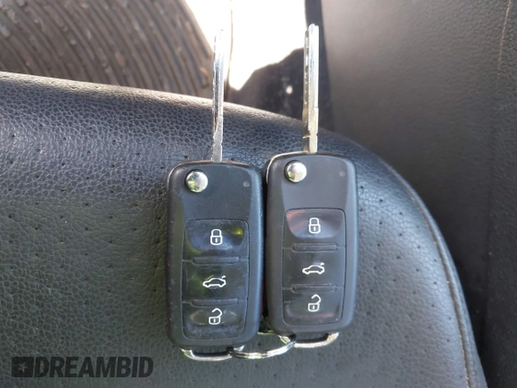 2012 Volkswagen Passat SE с VIN 1VWBP7A36CC075243, выставлен на аукционе IAAI как лот 41867214 с пробегом 156 741 миль миль и . История ставок и продаж доступна на DreamBid. Изображение 11.
