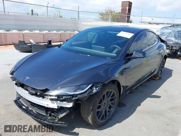 2025 Tesla Model 3 Long Range с VIN 5YJ3E1EB5SF960787, выставлен на аукционе IAAI как лот 42231981 с пробегом Не указан миль и . История ставок и продаж доступна на DreamBid. Изображение 2.