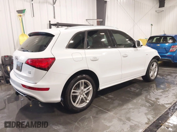 2016 Audi Q5 Prestige with VIN WA1W7AFP7GA001712, listed as a IAAI auction lot 41586298 with 98,725 mi miles. Bid and sale history available at carsss.com. Image 4.