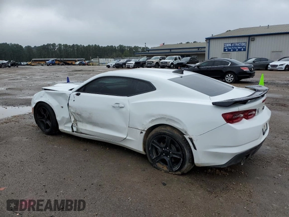 2020 Chevrolet Camaro 1LT with VIN 1G1FB1RX6L0103091, listed as a Copart auction lot 67204752 with 33,744 mi miles. Bid and sale history available at carsss.com. Image 2.