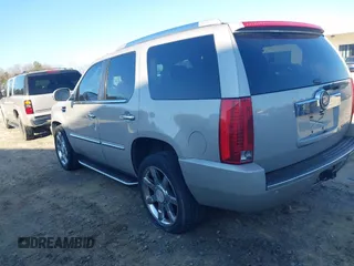 2008 Cadillac Escalade with VIN 1GYEC63808R179529, listed as a IAAI auction lot 41217012 with 244,299 mi miles. Bid and sale history available at carsss.com. Image 3.