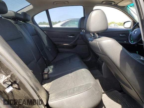 2011 BMW 3 Series 328i xDrive z VIN WBAPK7C52BA818235, wystawiony jako Copart lot #56346645 z przebiegiem 117 905 mil mil oraz Szkoda całkowita • Salvage title. Historia ofert i sprzedaży dostępna na DreamBid. Obrazek 10.