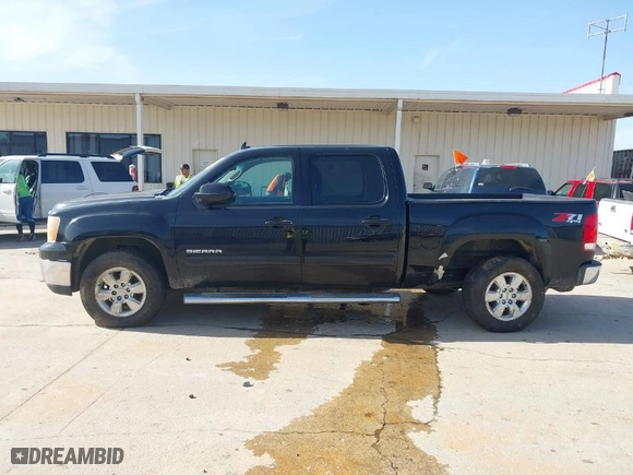 2013 GMC Sierra 1500 SLT with VIN 3GTP2WE71DG146605, listed as a IAAI auction lot 41334159 with 224,640 mi miles. Bid and sale history available at carsss.com. Image 14.