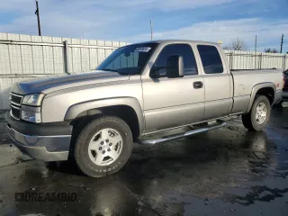 2006 Chevrolet Silverado 1500 LT2 with VIN 1GCEK19B76Z285892, listed as a Copart auction lot 49075835 with 182,265 mi miles and Salvage Title. Bid and sale history available at carsss.com. Image 1.