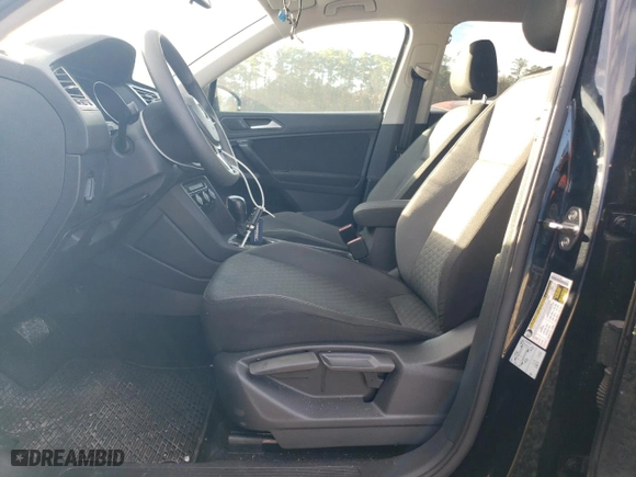 2021 Volkswagen Tiguan S with VIN 3VV1B7AX5MM044258, listed as a Copart auction lot 83335654 with 26,038 mi miles and Salvage Title. Bid and sale history available at carsss.com. Image 7.