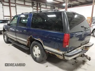 1999 Chevrolet Suburban z VIN 1GNFK16R1XJ409829, wystawiony jako IAAI lot #42045240 z przebiegiem 337 554 mil mil oraz . Historia ofert i sprzedaży dostępna na DreamBid. Obrazek 3.