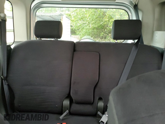 2011 Nissan Cube S z VIN JN8AZ2KR7BT203409, wystawiony jako Copart lot #57001145 z przebiegiem 127 446 mil mil oraz Tytuł czysty. Historia ofert i sprzedaży dostępna na DreamBid. Obrazek 10.