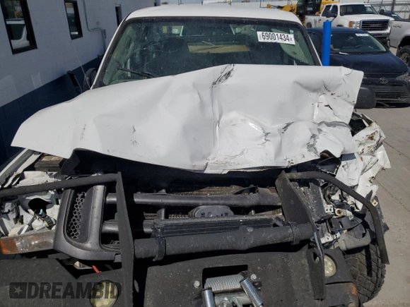 2004 Ford F-250 XL with VIN 1FTNX21P74EC70246, listed as a Copart auction lot 69001434 with Not Provided miles and Salvage Title. Bid and sale history available at DreamBid. Image 11.