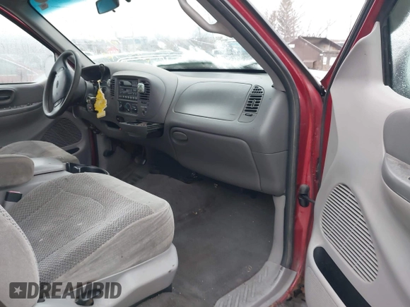 1999 Ford F-250 z VIN 1FTRX27L0XNB98915, wystawiony jako IAAI lot #41564615 z przebiegiem 227 254 mil mil oraz . Historia ofert i sprzedaży dostępna na DreamBid. Obrazek 5.