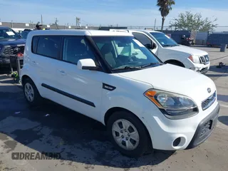 2012 Kia Soul with VIN KNDJT2A59C7407568, listed as a IAAI auction lot 41730084 with 113,154 mi miles. Bid and sale history available at carsss.com. Image 1.