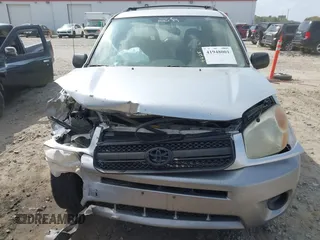 2005 Toyota RAV4 with VIN JTEHD20V350062879, listed as a IAAI auction lot 41948001 with 185,753 mi miles. Bid and sale history available at carsss.com. Image 12.
