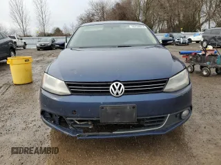 2011 Volkswagen Jetta Comfortline with VIN 3VWDL7AJ4BM007572, listed as a Copart auction lot 86758914 with 514,655 mi miles and Salvage title. Bid and sale history available at DreamBid. Image 5.