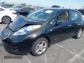 2011 Nissan LEAF SL-e with VIN JN1AZ0CP3BT006608, listed as a IAAI auction lot 41631300 with 60,831 mi miles. Bid and sale history available at carsss.com. Image 2.