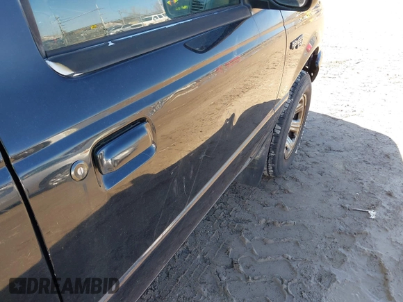 2000 Ford Ranger XL z VIN 1FTYR14C5YTB09793, wystawiony jako IAAI lot #41939556 z przebiegiem 124 883 mil mil oraz . Historia ofert i sprzedaży dostępna na DreamBid. Obrazek 13.