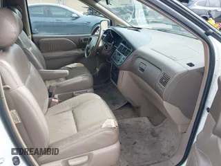 1998 Toyota Sienna LE with VIN 4T3ZF13C9WU088651, listed as a IAAI auction lot 41820184 with 172,808 mi miles. Bid and sale history available at carsss.com. Image 5.