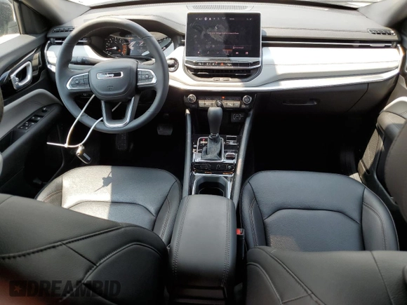 2024 Jeep Compass Limited z VIN 3C4NJDCN0RT122990, wystawiony jako Copart lot #59363245 z przebiegiem 3 231 mil mil oraz Szkoda całkowita • Salvage title. Historia ofert i sprzedaży dostępna na DreamBid. Obrazek 8.