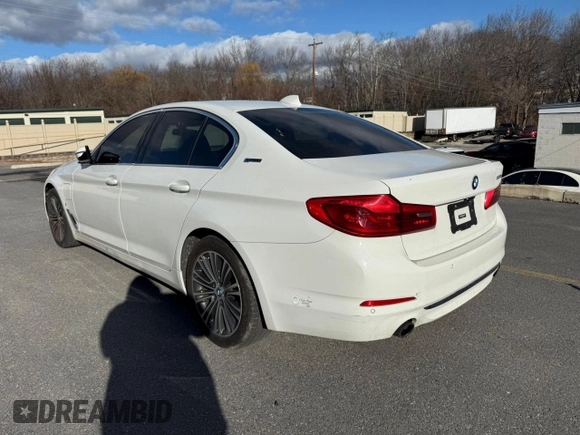 2019 BMW 5 Series 530e xDrive with VIN WBAJB1C52KB375629, listed as a Copart auction lot 86128564 with 89,988 mi miles and Clean title. Bid and sale history available at DreamBid. Image 2.