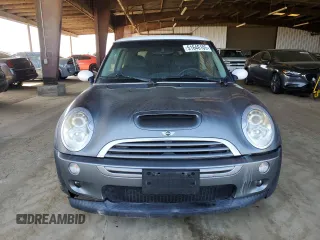 2006 MINI Hardtop S with VIN WMWRE33546TJ48416, listed as a Copart auction lot 51646105 with 110,104 mi miles and Clean Title. Bid and sale history available at DreamBid. Image 5.
