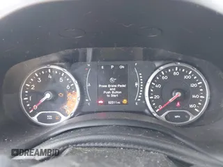 2017 Jeep Renegade Latitude z VIN ZACCJABB1HPG29285, wystawiony jako IAAI lot #42081075 z przebiegiem 62 311 mil mil oraz . Historia ofert i sprzedaży dostępna na DreamBid. Obrazek 7.