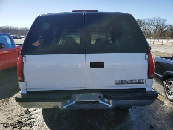 1998 Chevrolet Tahoe with VIN 1GNEK13R8WJ372101, listed as a Copart auction lot 42957075 with 174,853 mi miles and Salvage Title. Bid and sale history available at carsss.com. Image 6.