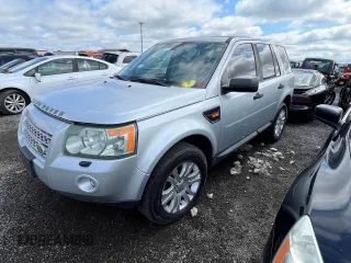 2008 Land Rover LR2 SE z VIN SALFS24N18H031592, wystawiony jako Copart lot #77328044 z przebiegiem Nie podano mil oraz Czysty tytuł • Clean title. Historia ofert i sprzedaży dostępna na DreamBid. Obrazek 2.