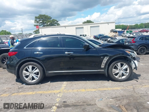 2015 Infiniti QX70 z VIN JN8CS1MW9FM483358, wystawiony jako IAAI lot #42194570 z przebiegiem 86 168 mil mil oraz . Historia ofert i sprzedaży dostępna na DreamBid. Obrazek 13.