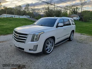 2019 Cadillac Escalade Premium Luxury with VIN 1GYS4CKJ6KR175673, listed as a Copart auction lot 52458295 with 82,761 mi miles and Clean Title. Bid and sale history available at carsss.com. Image 2.
