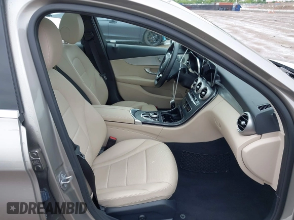 2019 Mercedes-Benz C 300 с VIN 55SWF8DBXKU315975, выставлен на аукционе IAAI как лот 42186624 с пробегом 32 459 миль миль и . История ставок и продаж доступна на DreamBid. Изображение 5.