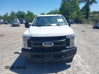 2019 Ford Super Duty F-250 SRW XL with VIN 1FDBF2A69KED43087, listed as a IAAI auction lot 41982751 with 98,528 mi miles. Bid and sale history available at carsss.com. Image 12.